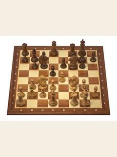 Chess board game di Gameopoly